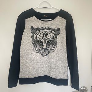 Women top with tiger print